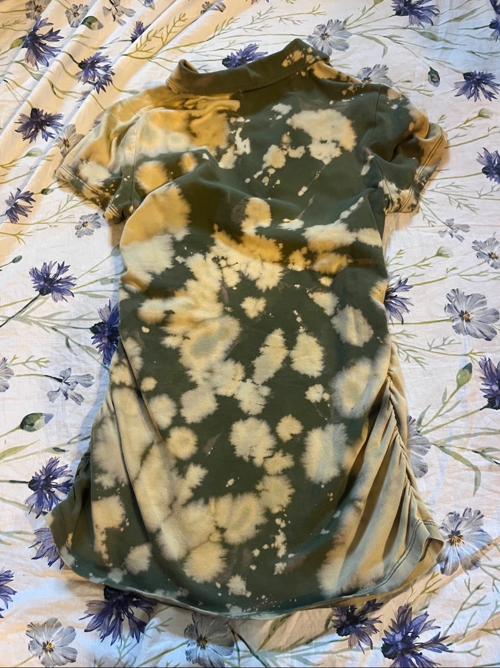 Vintage Y2K Guess by Marciano Olive Tie-Dye Henley Top, S/M, PTP 17" - Picture 7 of 7